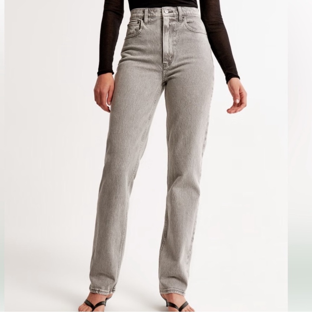 Abercrombie & Fitch The 90’s Straight Ultra High Rise Grey Jean